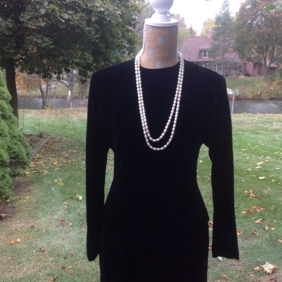 TALBOTS l LBD Velvet Crew Neck Back Zipper D2 - Picture 3 of 4